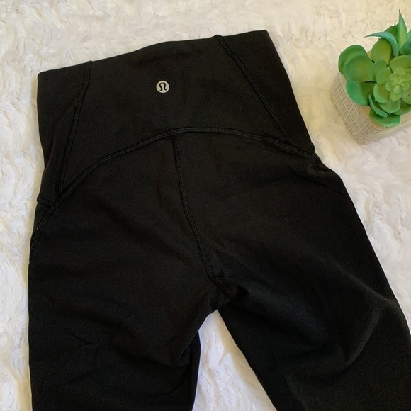 LULULEMON black basic cropped side mesh capris high rise leggings - Picture 7 of 7